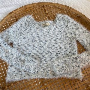 🍄 Hollister crop sweater